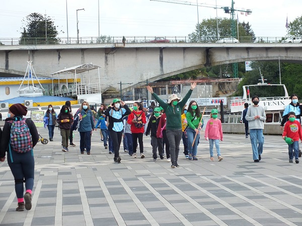 Celebraron Día del Forjador Ambiental: Niñas (os) y jóvenes dieron ejemplo con jornada de limpieza en tres sectores de la comuna de Valdivia