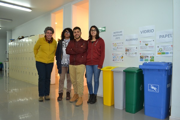 Estudiantes de Geología y UGA instalan punto limpio en Pabellón GG