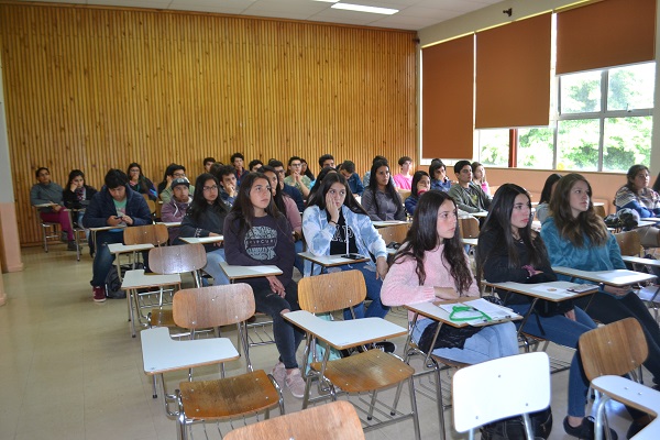 Estudiantes de odontología toman conciencia de los residuos que generan en su profesión