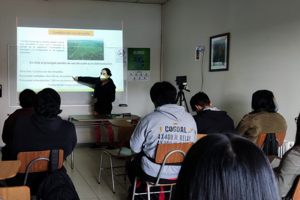 Profesional de la UGA dicta Curso en Universidad Santo Tomás